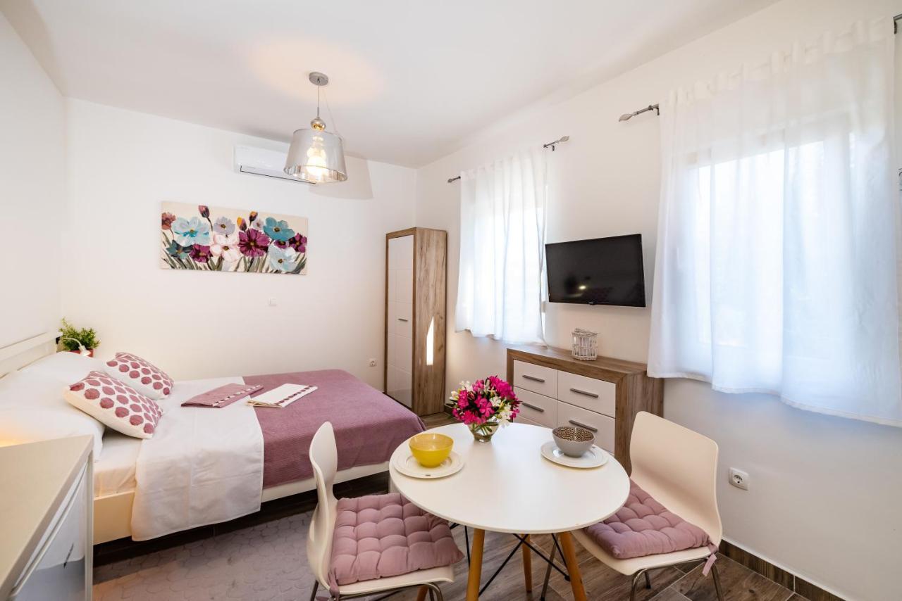 Studio Apartment Gina Zadar Exterior photo